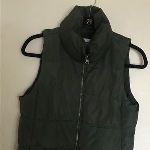 OLD NAVY PUFFER VEST